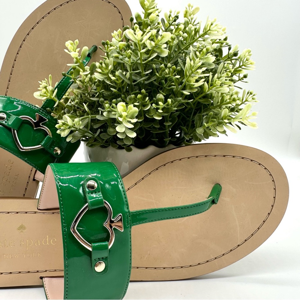 Kate Spade Cassis Patent Green Heart Thong Sandals Size 9 - Picture 3 of 10